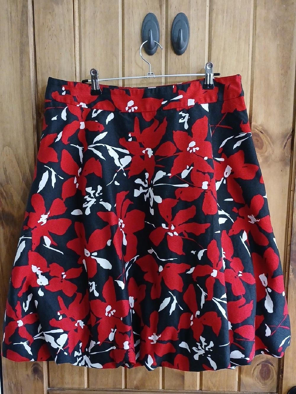Anne Klein Red Black White Floral A-Line Skirt